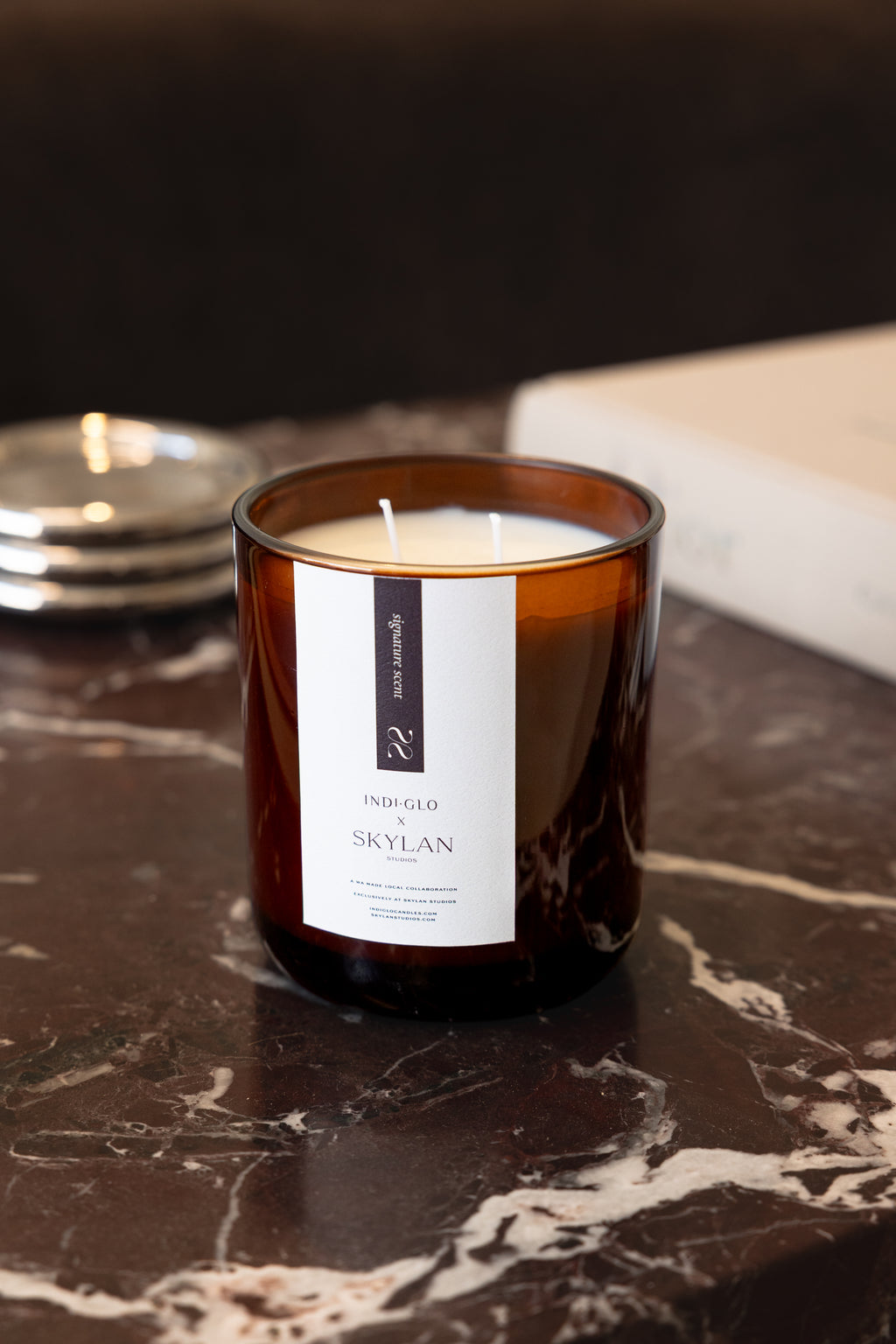 SKYLAN X INDI-GLO SIGNATURE CANDLE