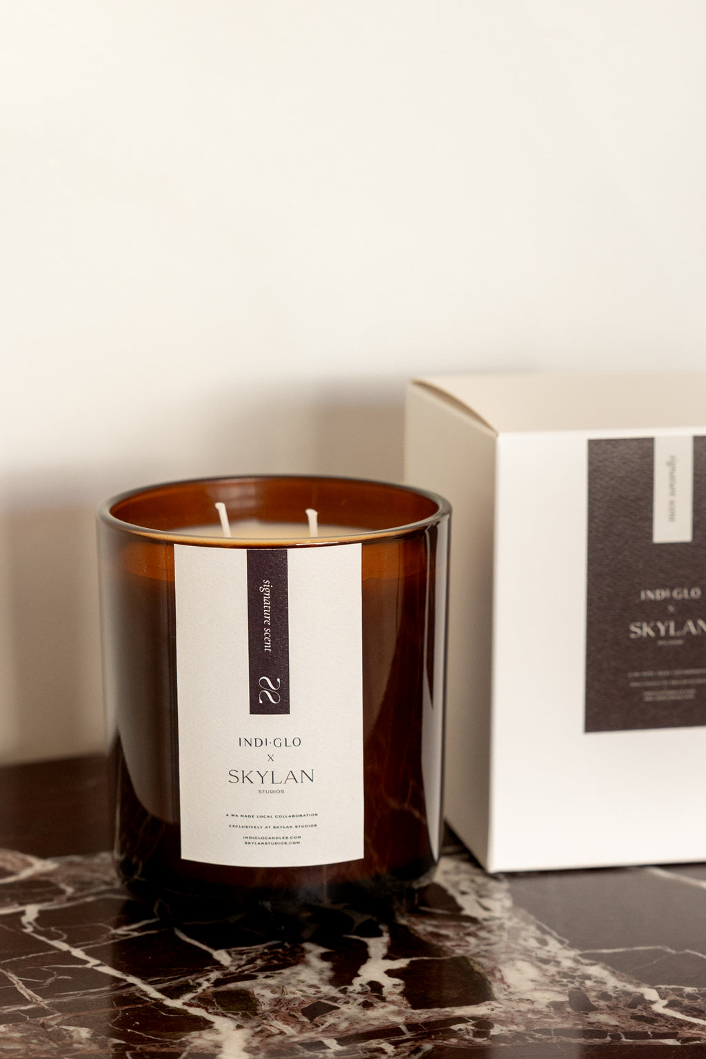 SKYLAN X INDI-GLO SIGNATURE CANDLE
