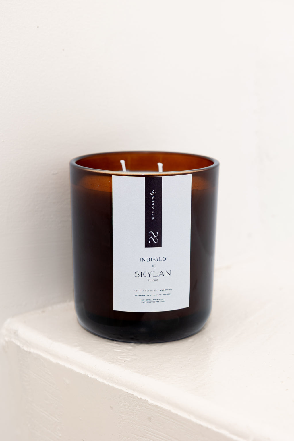 SKYLAN X INDI-GLO SIGNATURE CANDLE